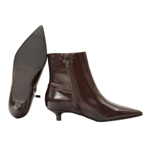 Tronchetto in simil pelle con tacco basso