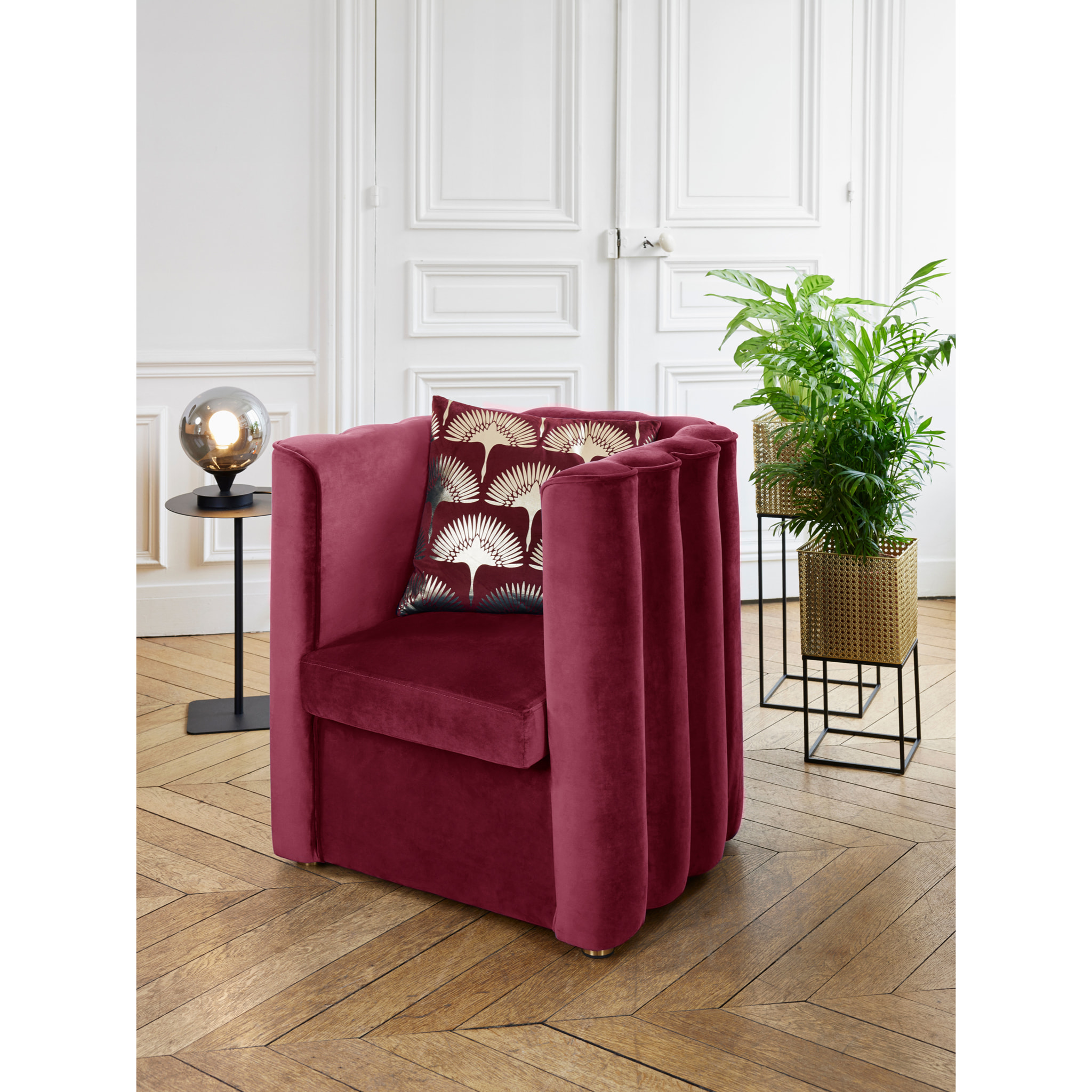 Fauteuil vintage en velours bordeaux