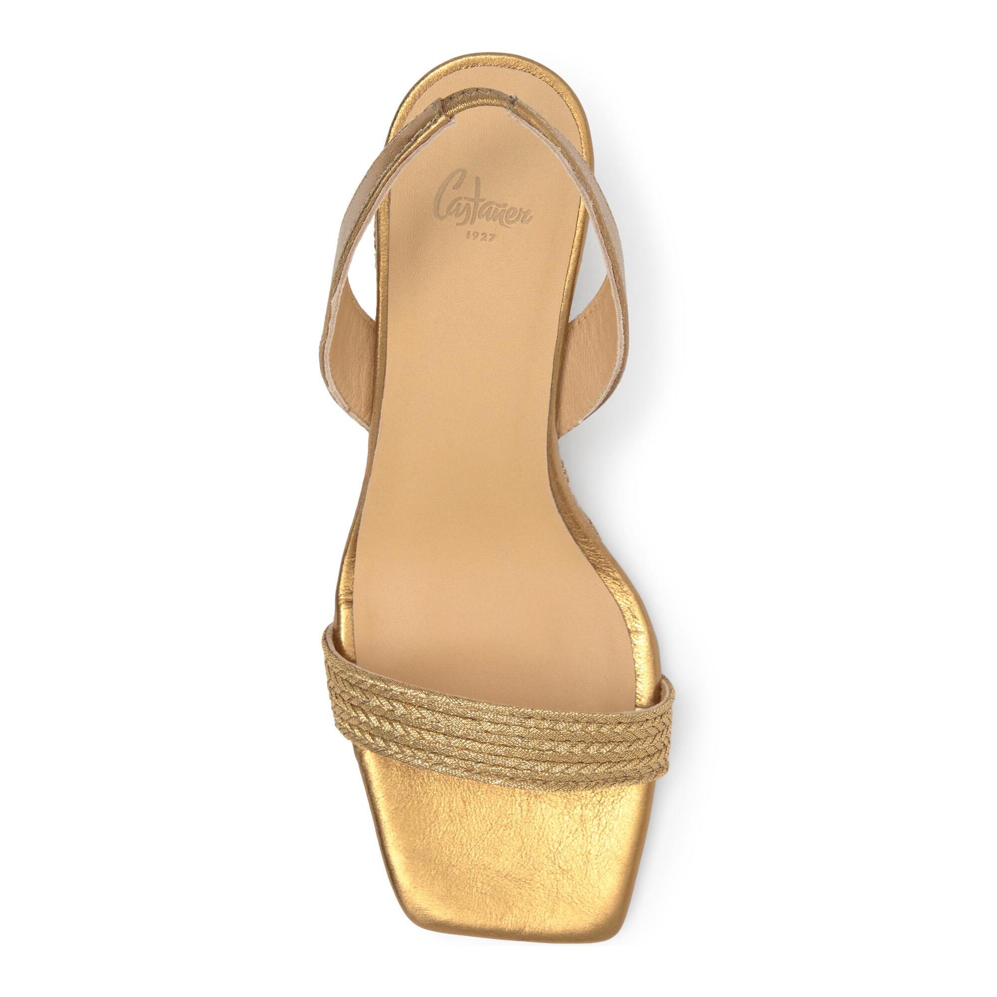 Sandalia destalonada Barby trenzada en acabado metalizado