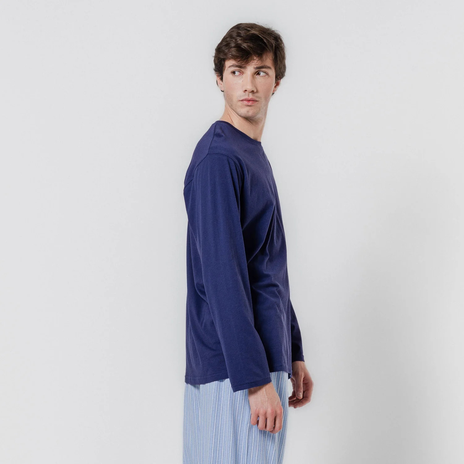 Pigiama lungo in cotone con righe blu navy