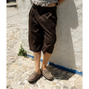 Zuecos taupe en piel con suela de corcho
