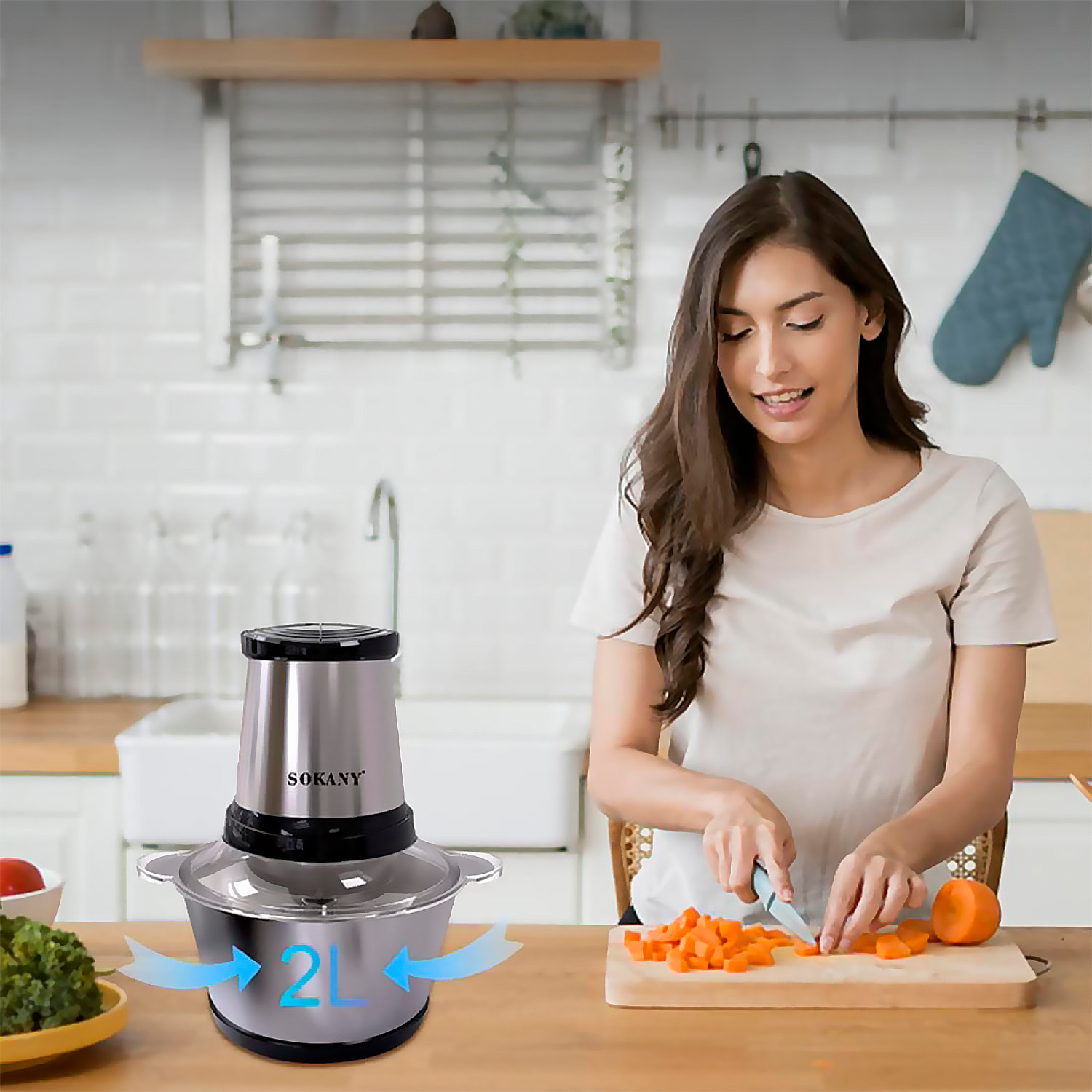 Picadora de carne eléctrica con 300W y recipiente de 2L. Diferentes funciones picado y corte con cuchillas de acero inoxidable.