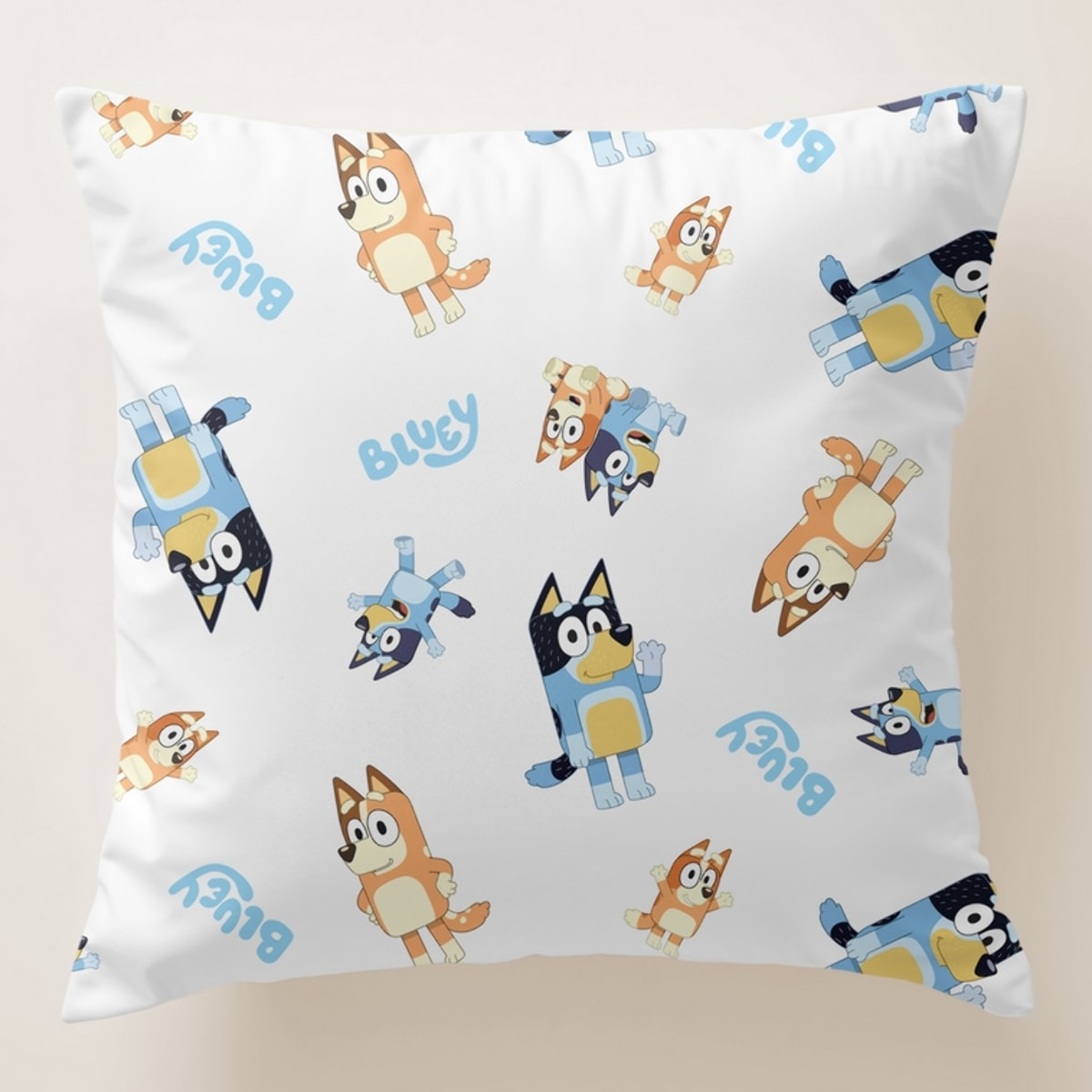 Funda cojin BLUEY con relleno 45x45 .