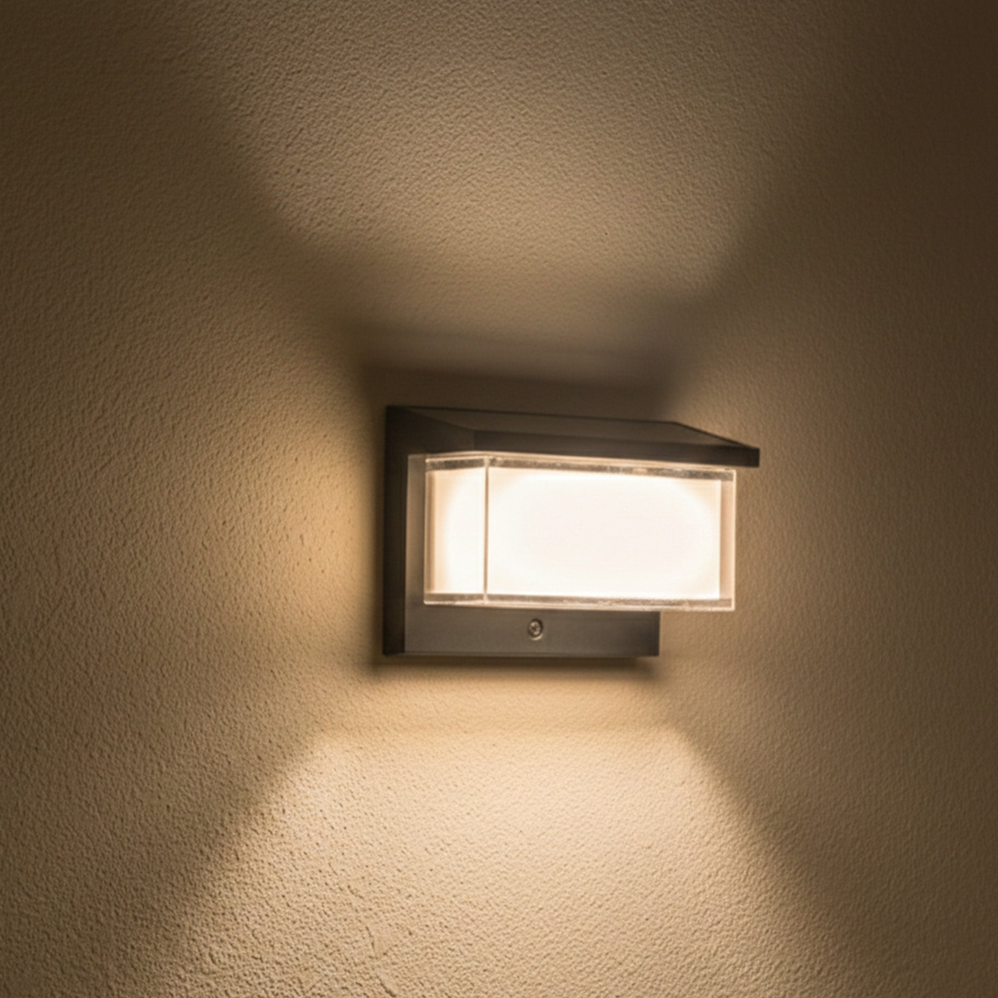 Lot de 2 appliques murales solaires grises LED blanc 900 lumens éclairage puissant 2x ZEANY L22cm