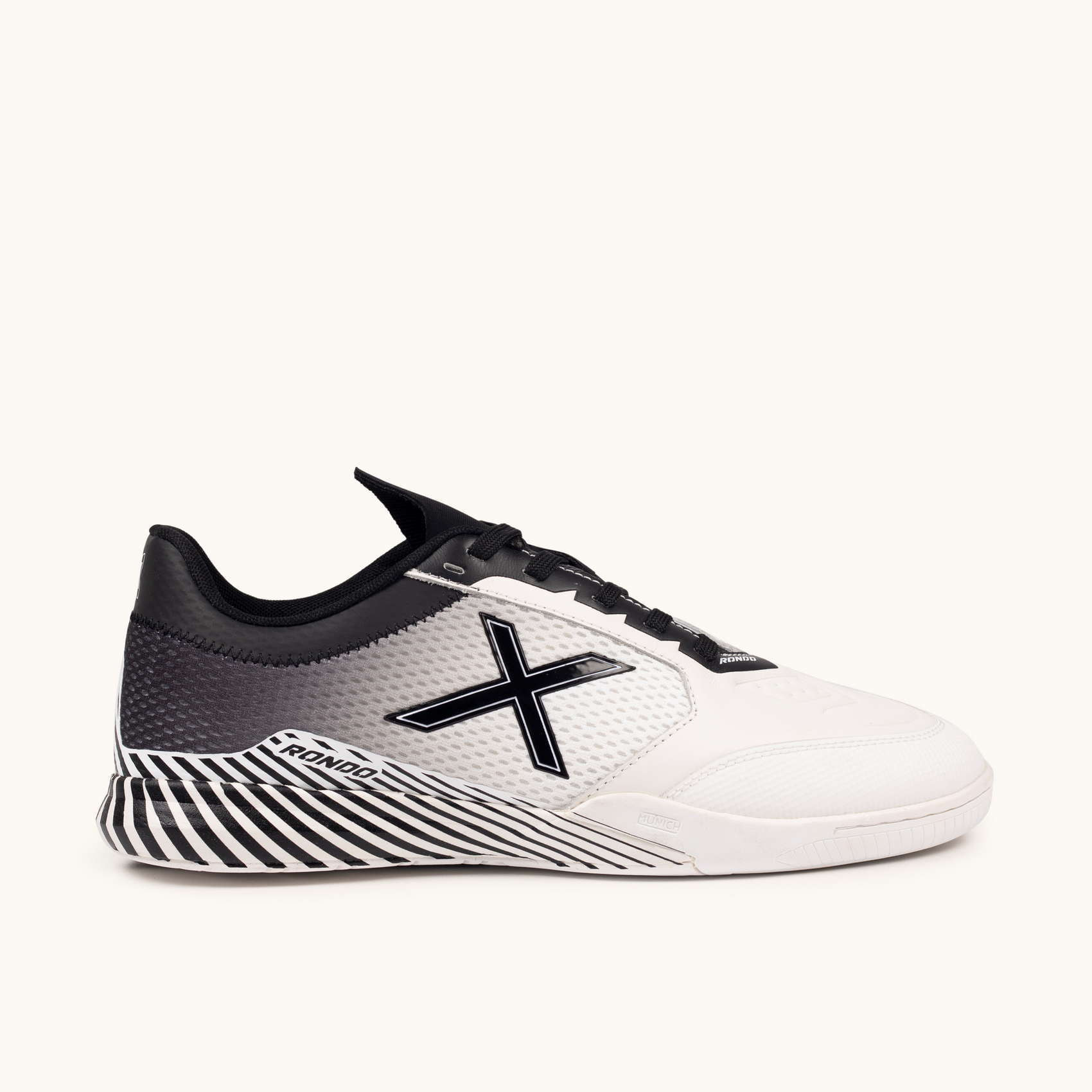 MUNICH RONDO 22 Zapatillas de Fútbol Sala Profesionales Blanco y Negro Diseño Líneas