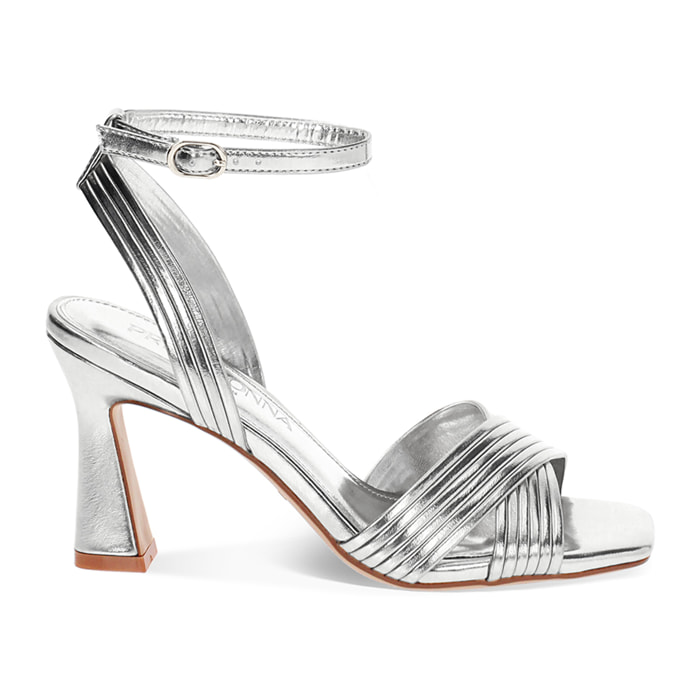 Sandalo donna argentato laminato, tacco 8,5 cm