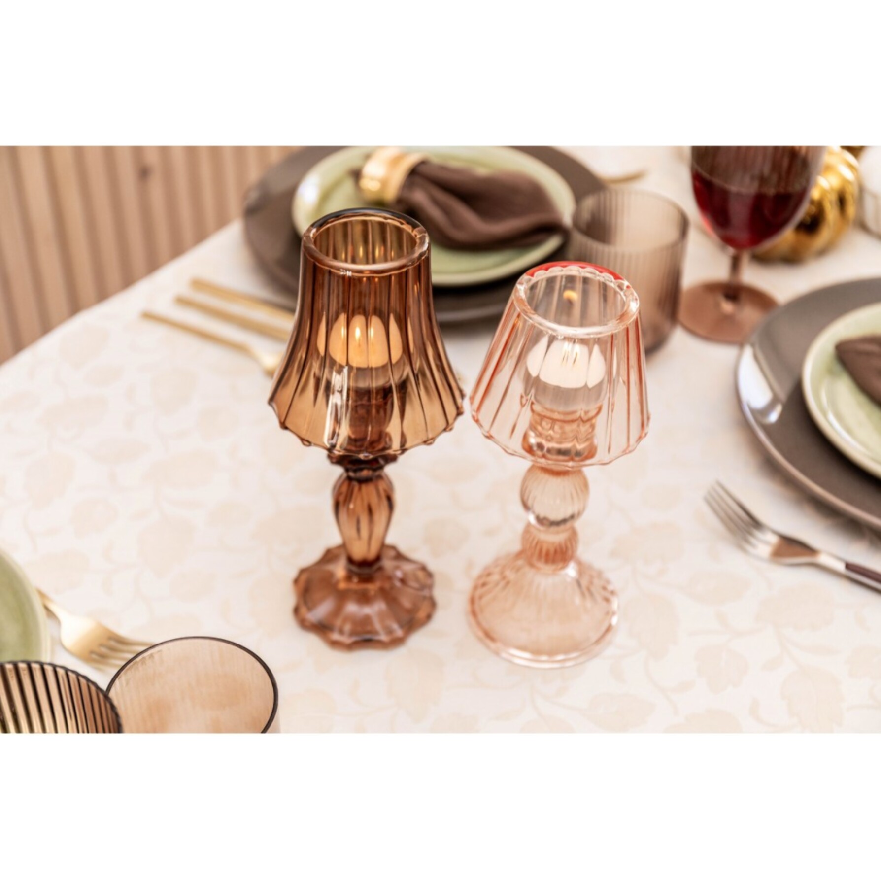 BOUGEOIR ROSE SUR PIED EN VERRE 9X9X21.5CM