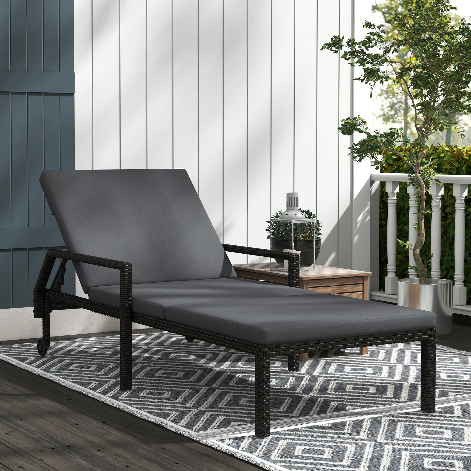 Tumbona de Ratán Chaise Longue de Jardín con Respaldo Ajustable en 5 Posiciones Cojín Acolchado y 2 Ruedas Carga 120 kg 73x200x48 cm Gris Oscuro y Negro