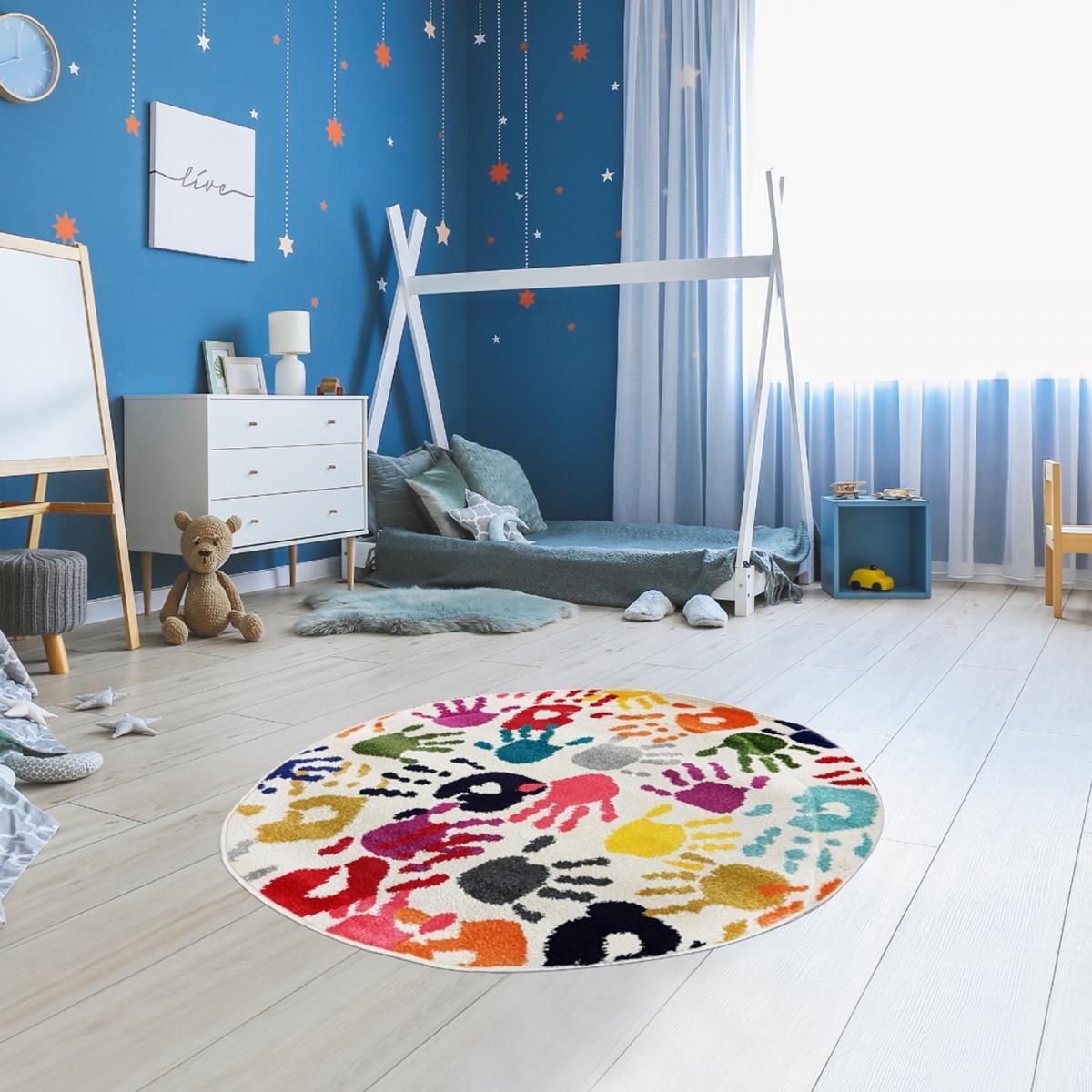 Tapis enfant Lafi motif mains multicolores, facile d'entretien