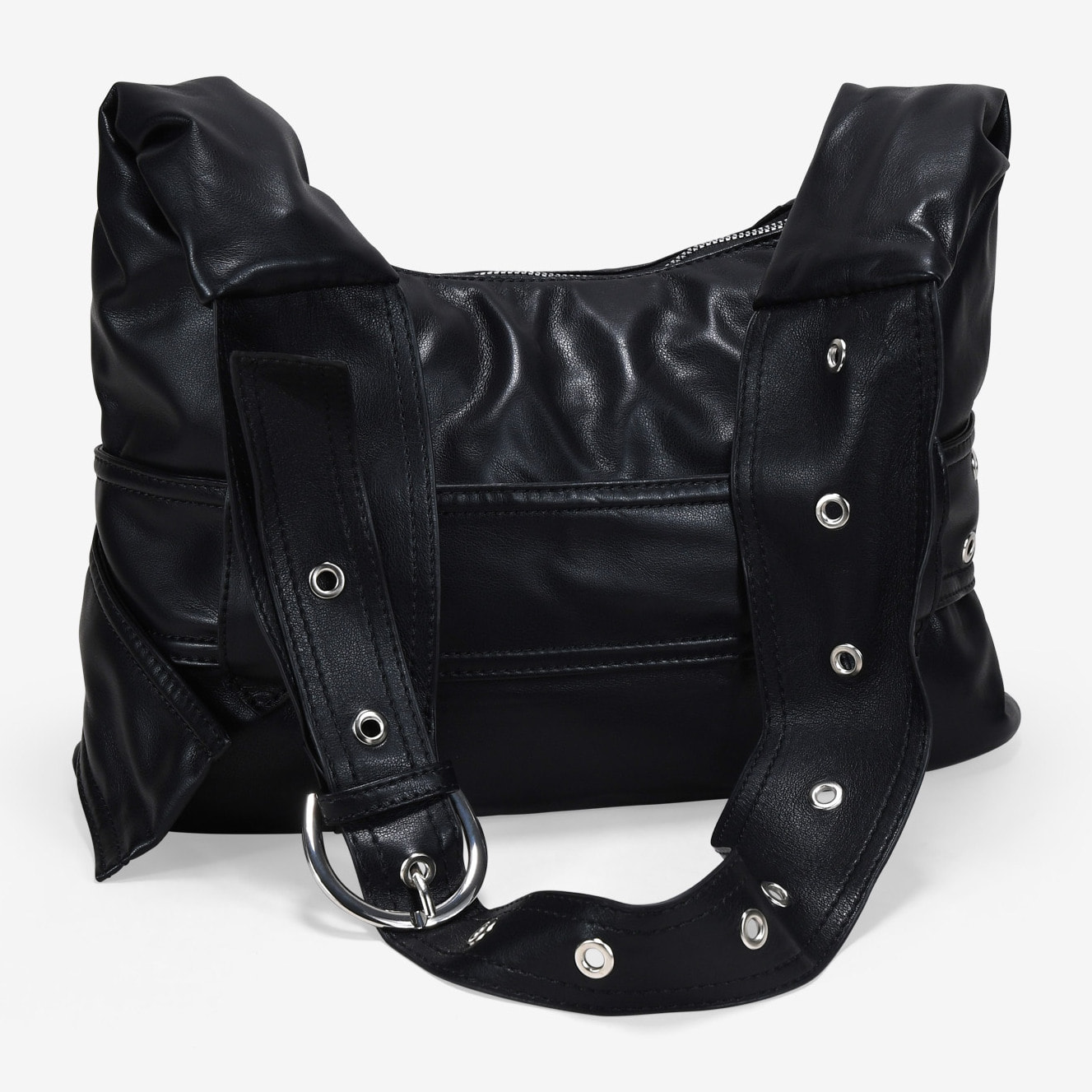 Bolso de hombro negro con maxi hebilla