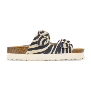 Sandalias de piel cebra con hebillas