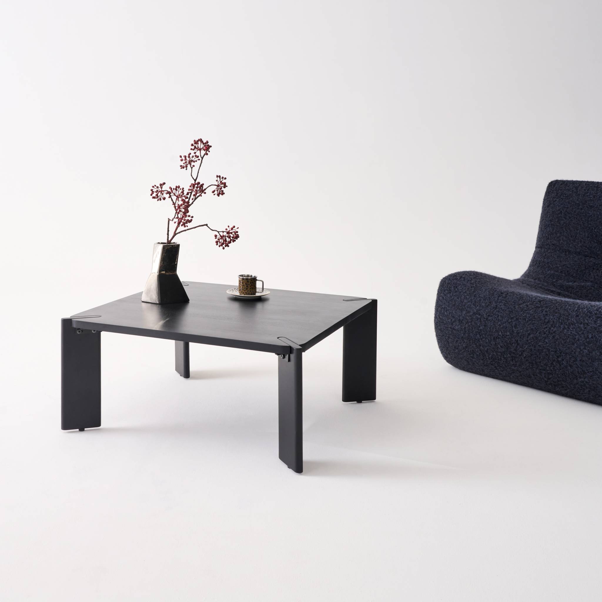 Table basse exotique carrée bois massif 80cm noir - Reva