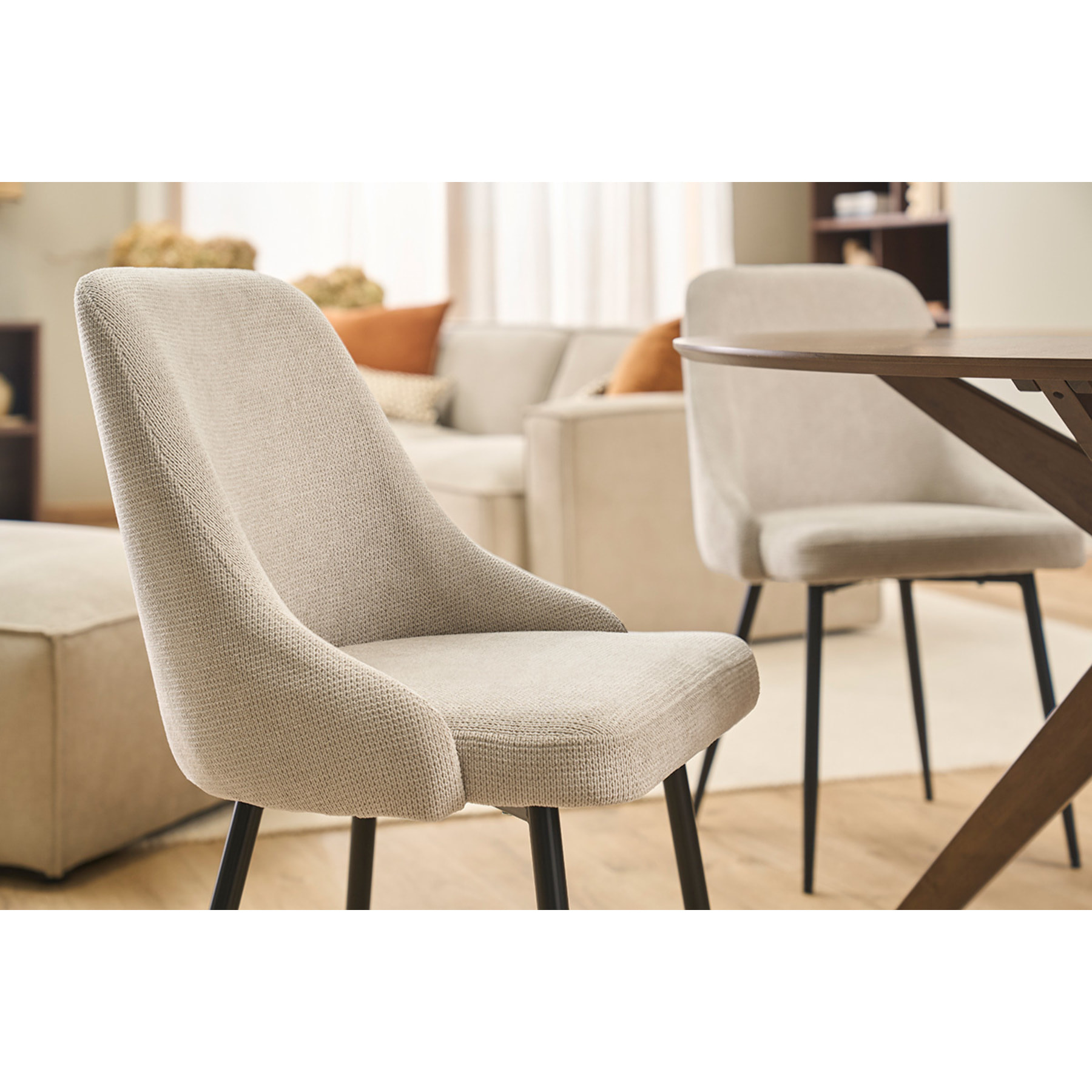 Chaises en tissu chenille beige et métal noir (lot de 2) HASTA