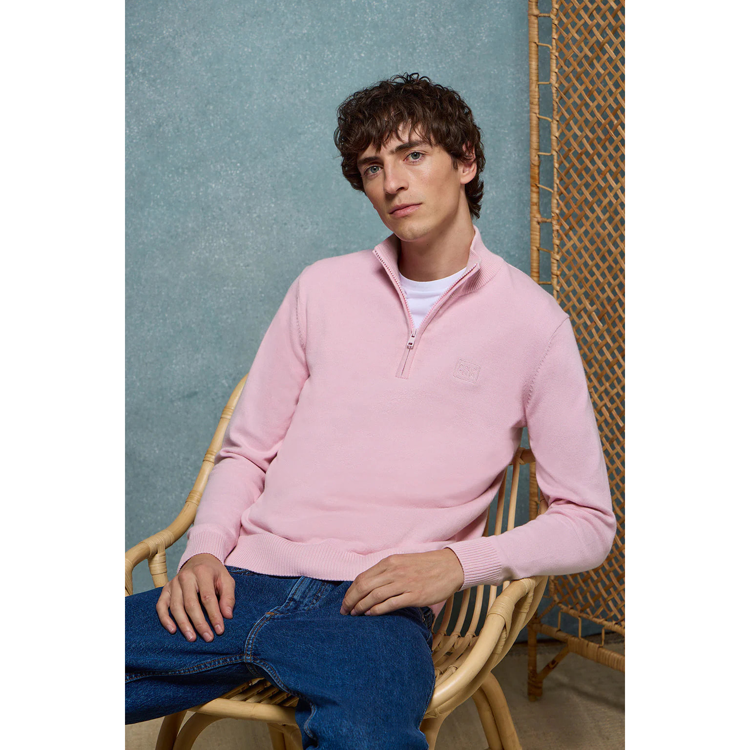 Maglione basic rosa con cerniera e logo ricamato tono su tono