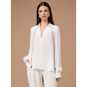 Oltre - Blusa in tessuto crêpe con catena - Bianco