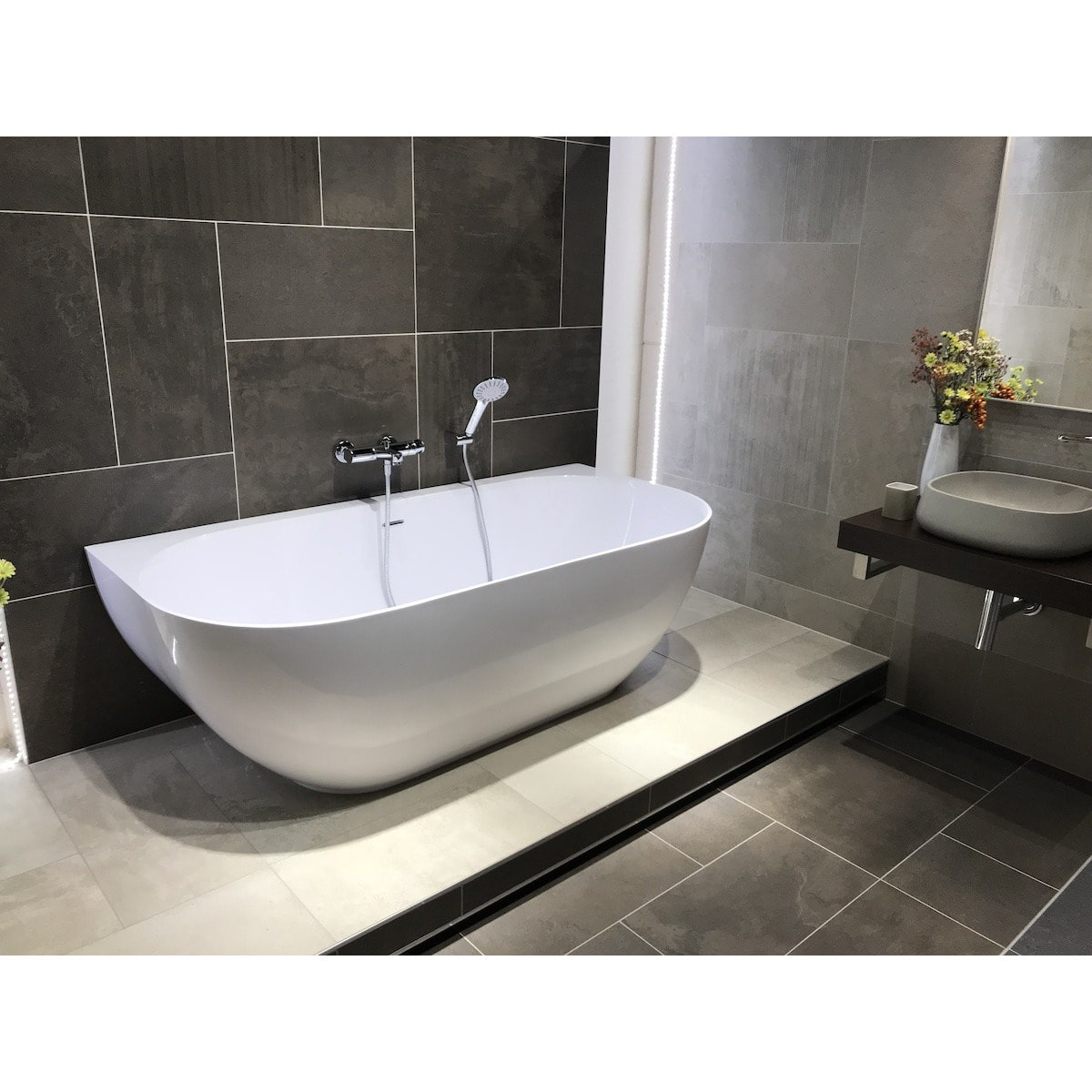 Lesly 170 x 82 cm Baignoire semi-îlot en marbre coulé, blanc (LE1700)