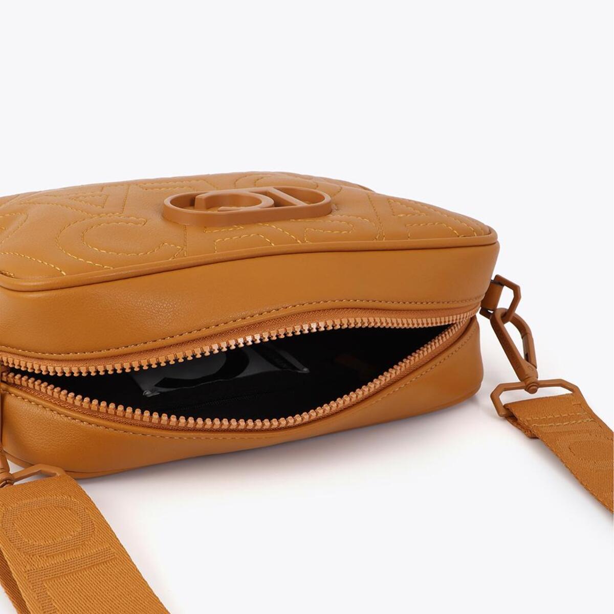 Borsa a tracolla con monogramma cucito