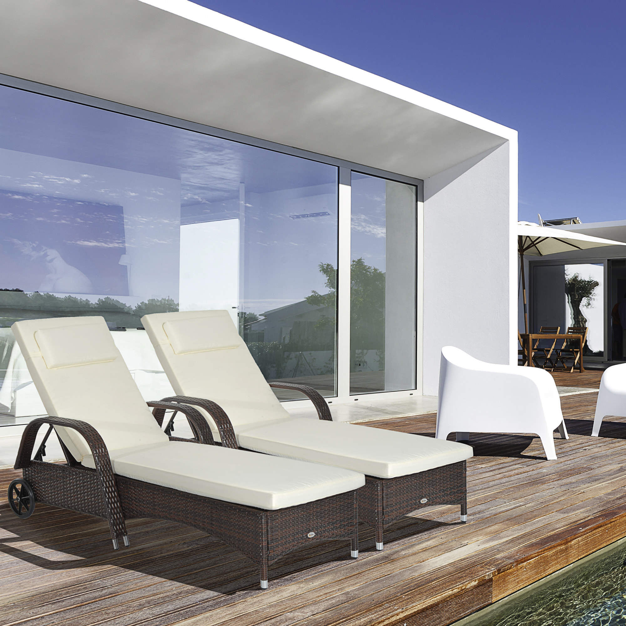 Conjunto de 2 Tumbonas de Ratán de Jardín Chaise Longue con Respaldo Ajustable en 5 Posiciones Cojines Acolchados Reposacabezas y 2 Ruedas 200x73x56-103 cm Crema y Marrón