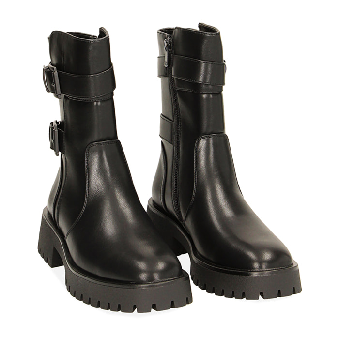 Stivaletti neri con fibbia