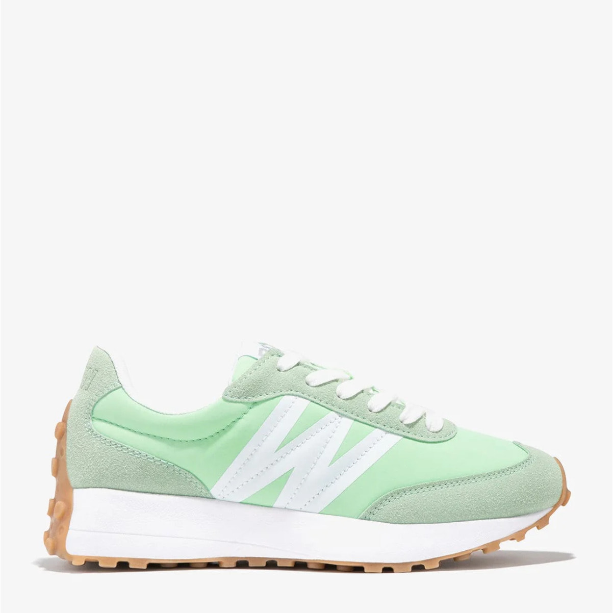 Zapatillas con logotipo "W" sobredimensionado en ambos lados