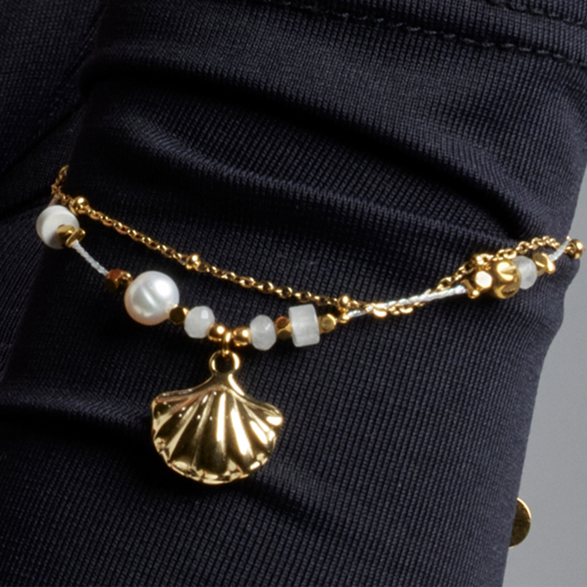 Pulsera con Circonita Brillante acabado oro 18k