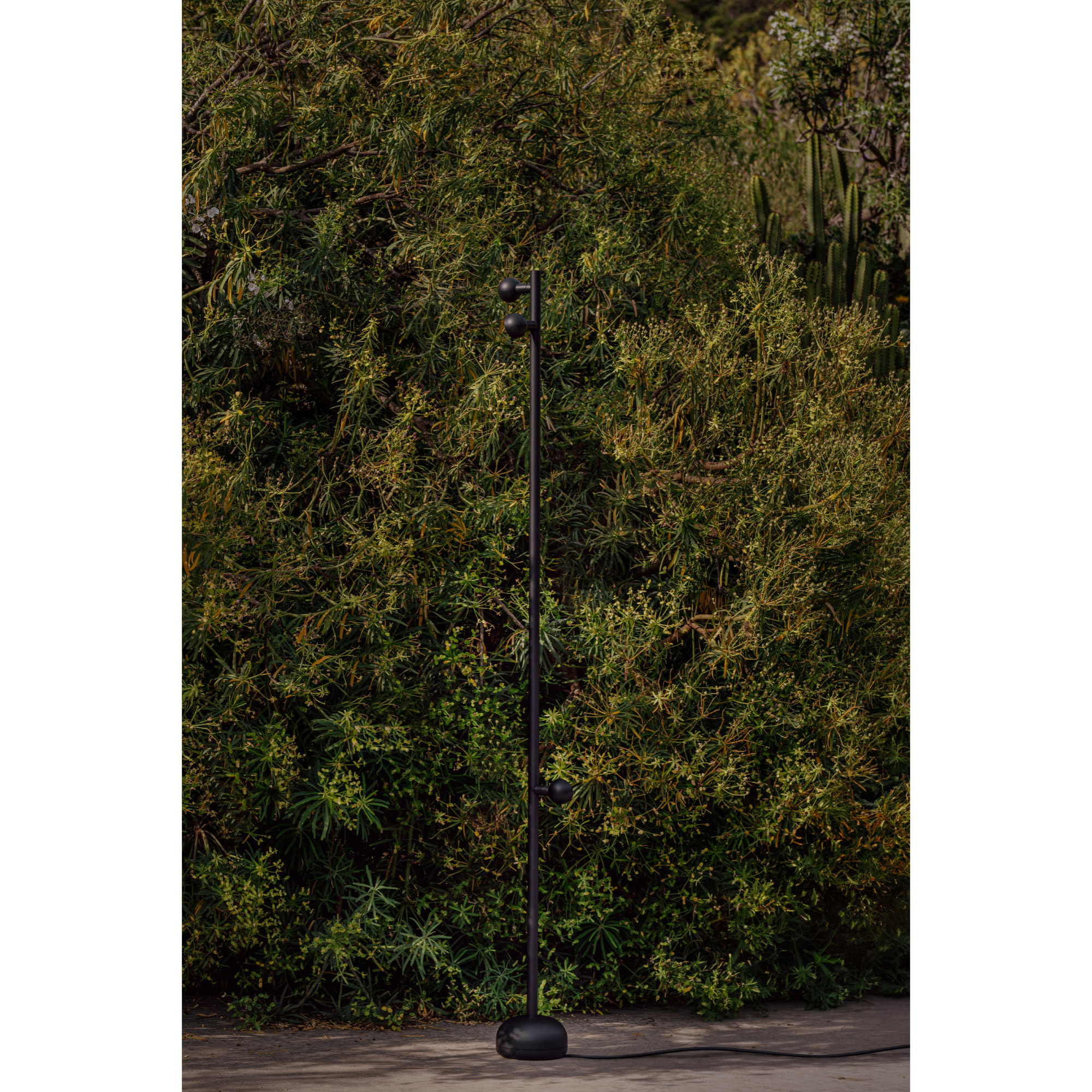 BROT Lampadaire noir avec câble