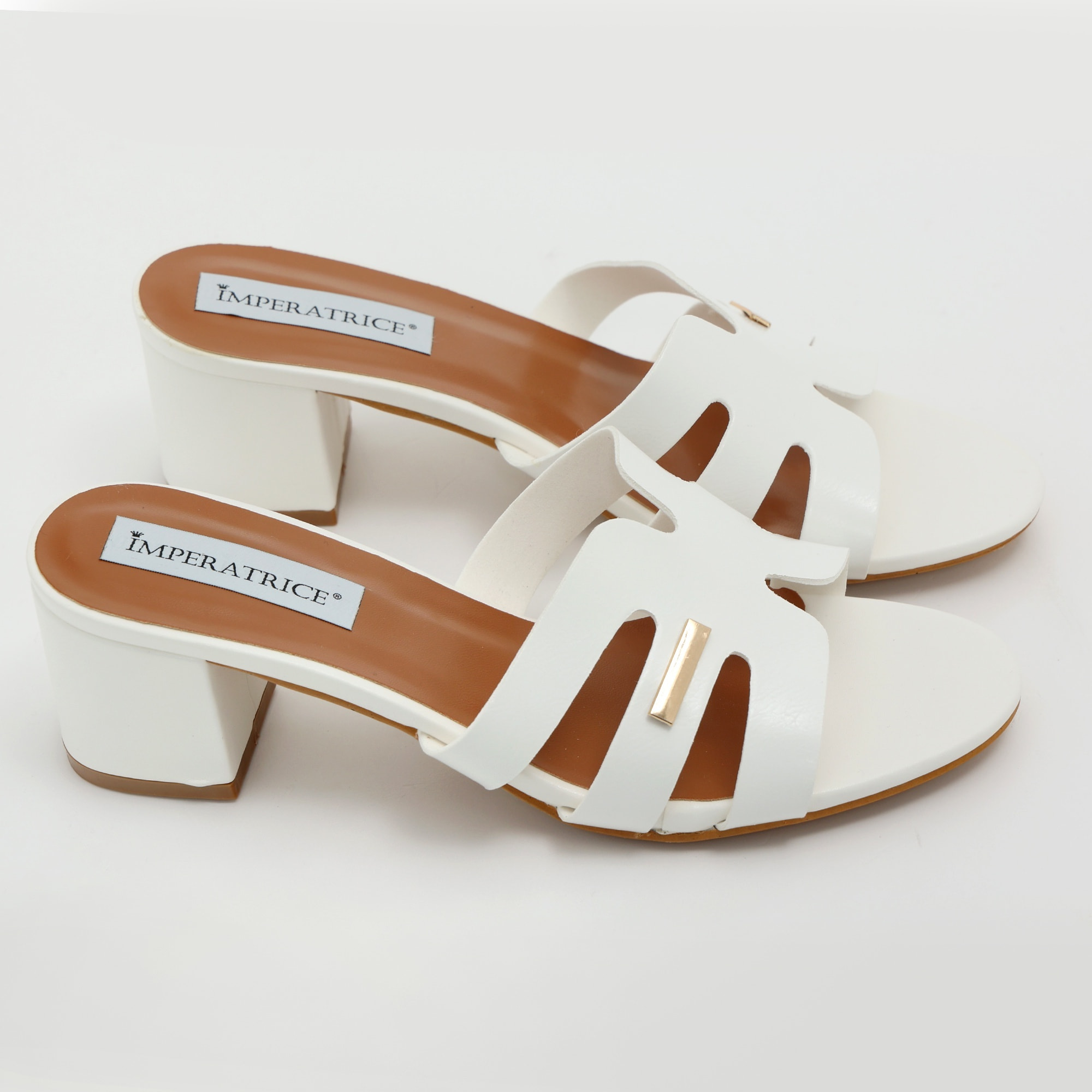 Sandali in simil pelle con tacco comodo