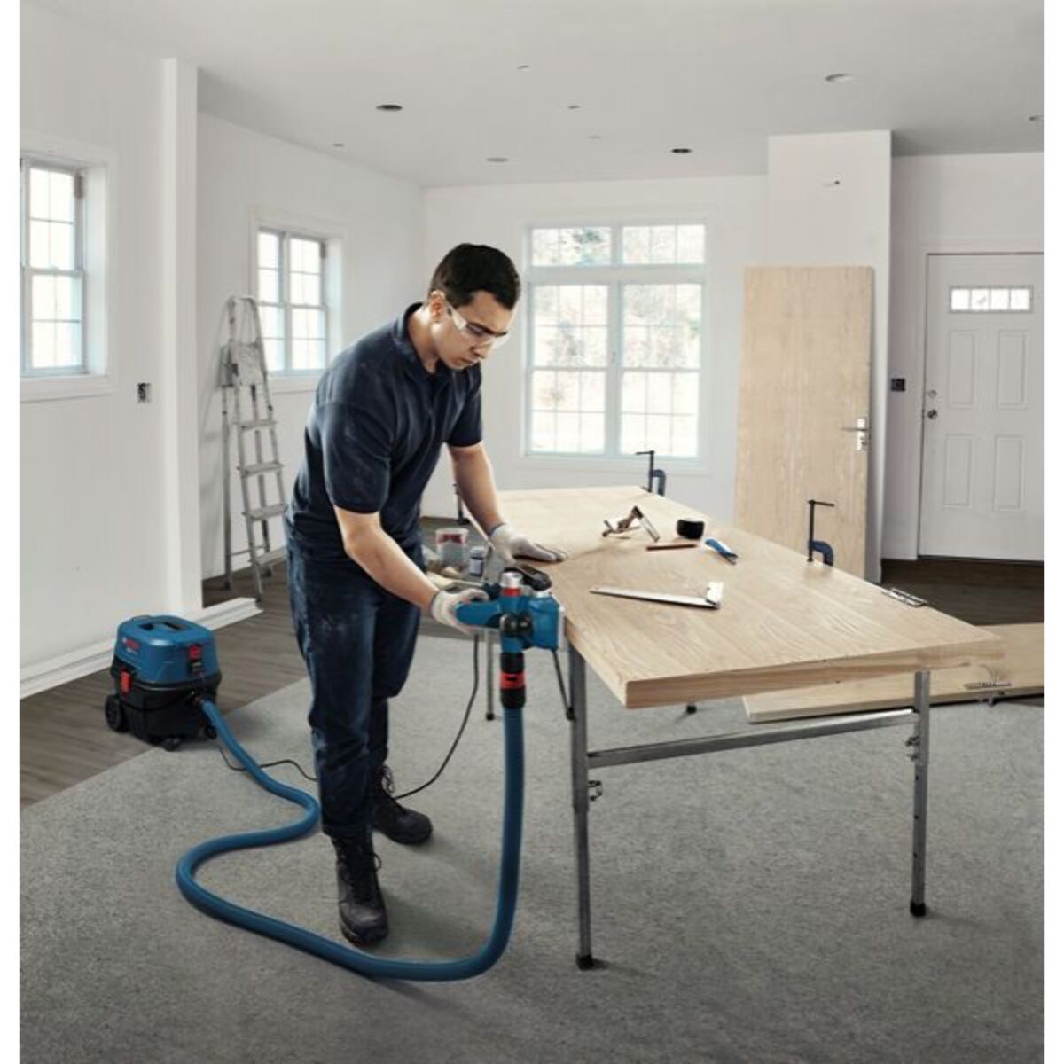 Rabot GHO 20-82 Professional - 700 W - Avec Butée parallèle, Clé de montage, Sac à poussière - BOSCH - 06015A9100