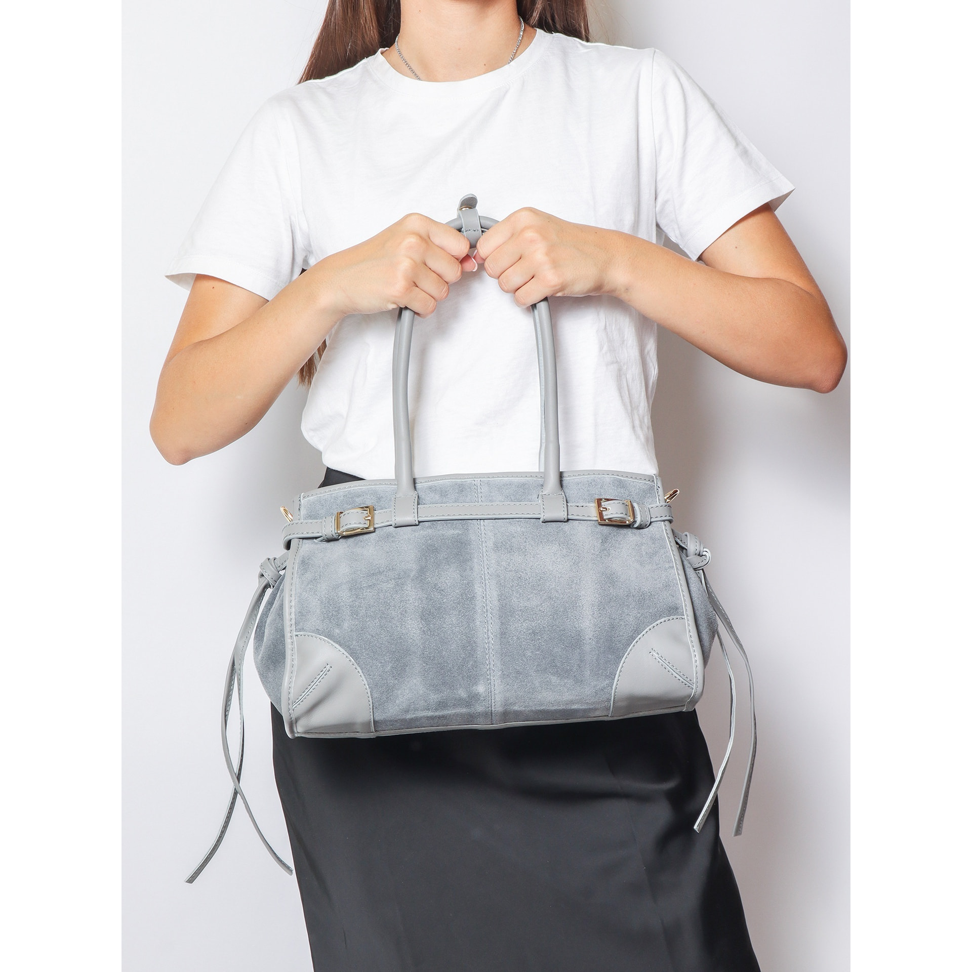 Borsa a spalla da donna Made in Italy - Modello Novara Ultra - Pelle scamosciata - 31.5 x 20.0 x 14.0 cm