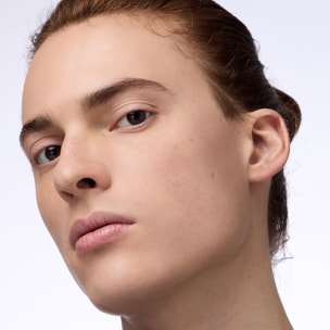 Instant Bright Serum Concealer - Anti-cernes Éclaircissant Couvrance Moyenne