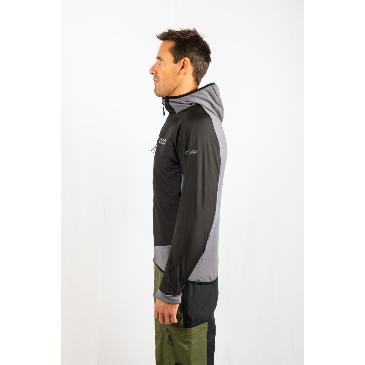 Chaqueta ECOActive Light Insulated Hybrid Jacket with cap marca ECOON - Negro / Gris
