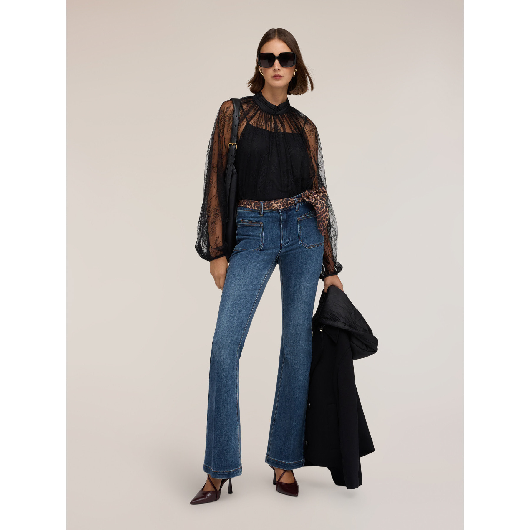 Motivi - Jeans flare vita alta con cintura leopardata - Blu