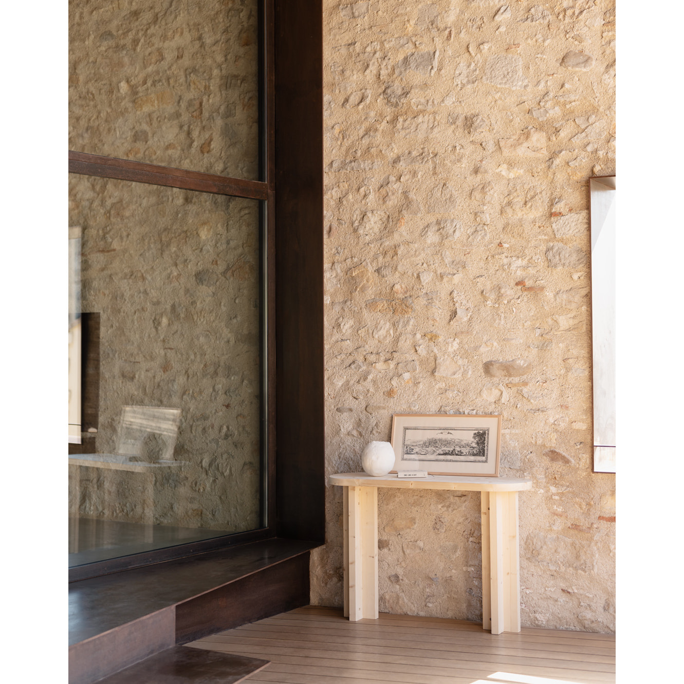 Consola de madera maciza tono natural de 120x80cm Alto: 80 Largo: 120 Ancho: 35