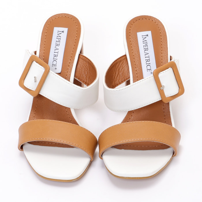 Sandali in simil pelle con tacco alto in sughero e fascia con fibbia