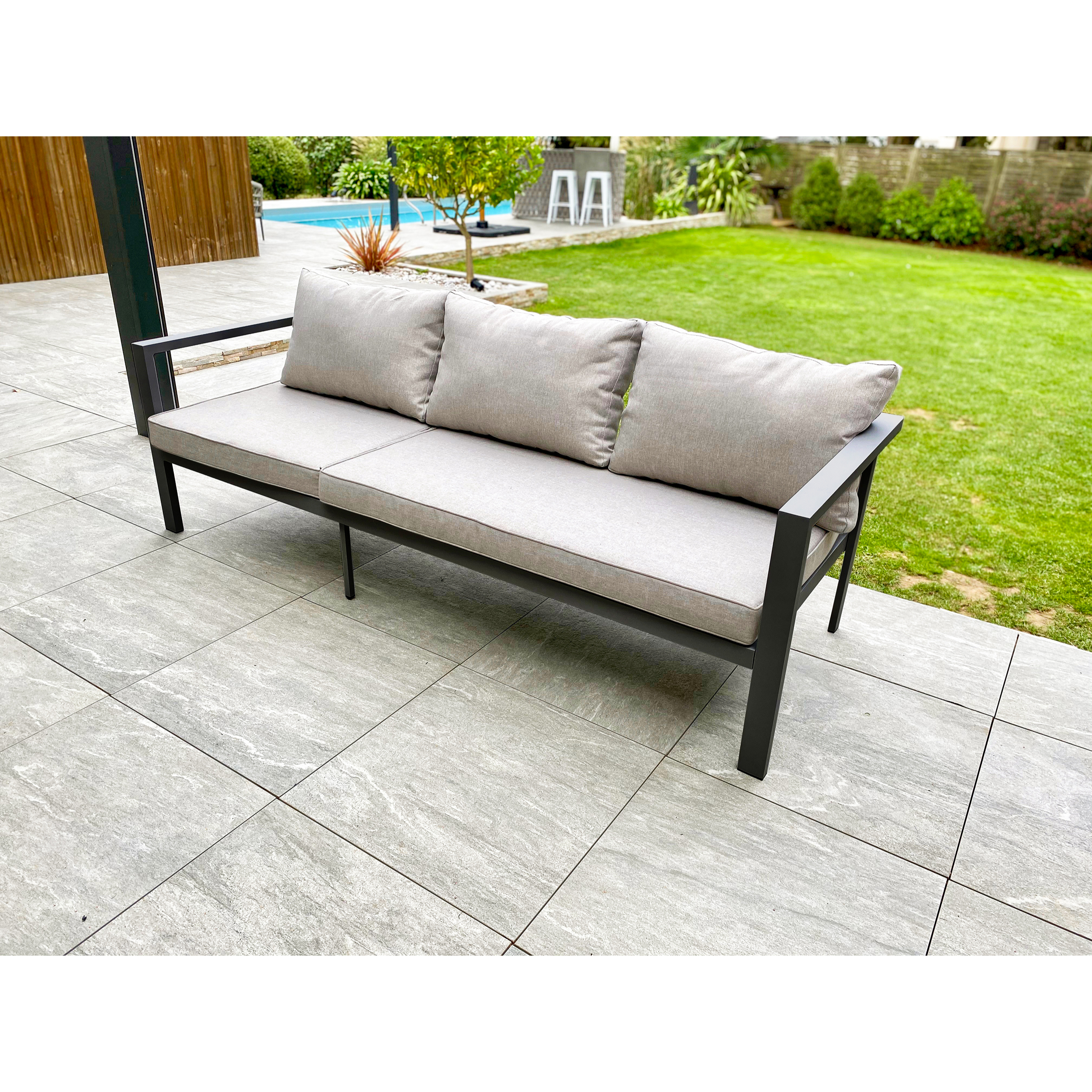 ANTALYA - Ensemble repas de jardin 9 places en aluminium gris anthracite