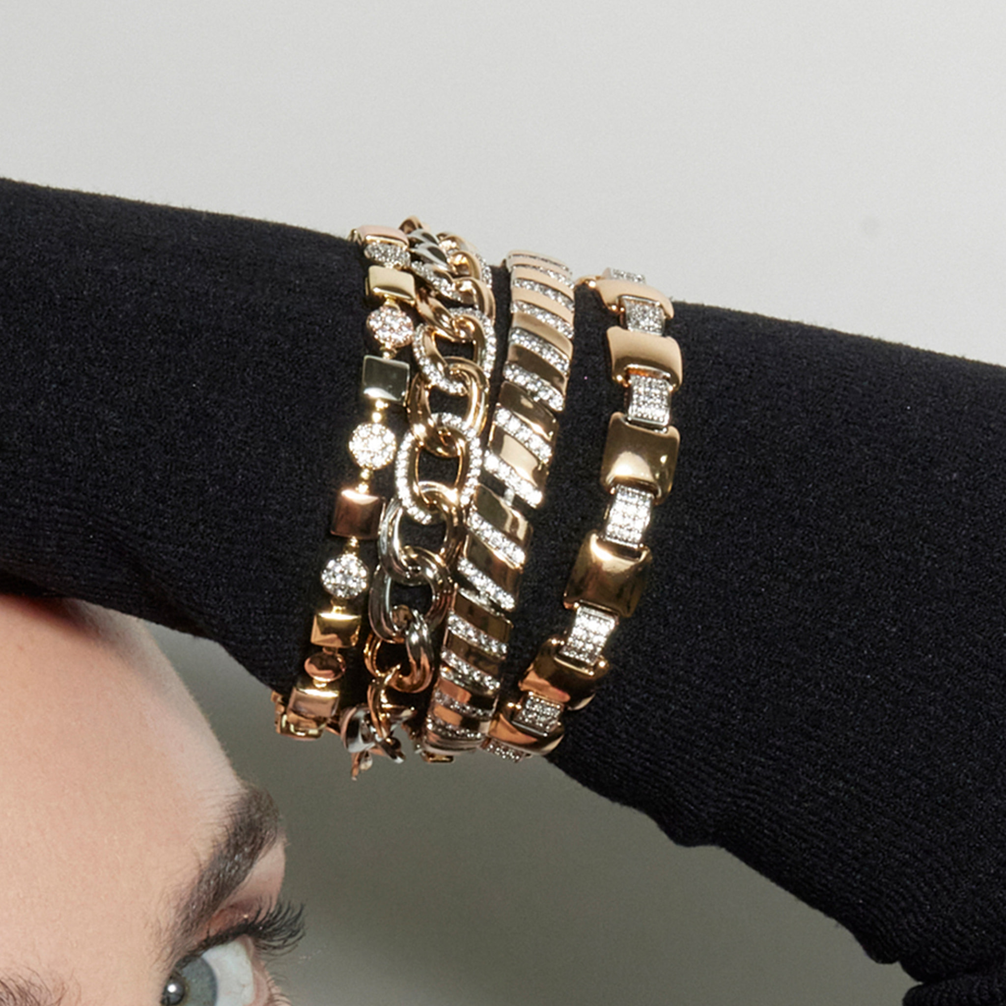 Pulsera con Circonita Brillante acabado oro 18k