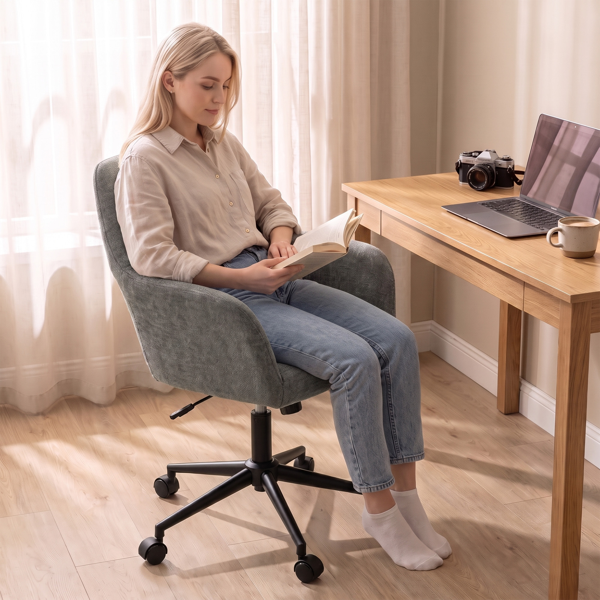 HOMCOM Silla de Oficina con Ruedas, Silla de Escritorio de Chenilla con Función Basculante, Acolchado Grueso, Altura Ajustable, Reposabrazos, para Casa, Oficina, Gris