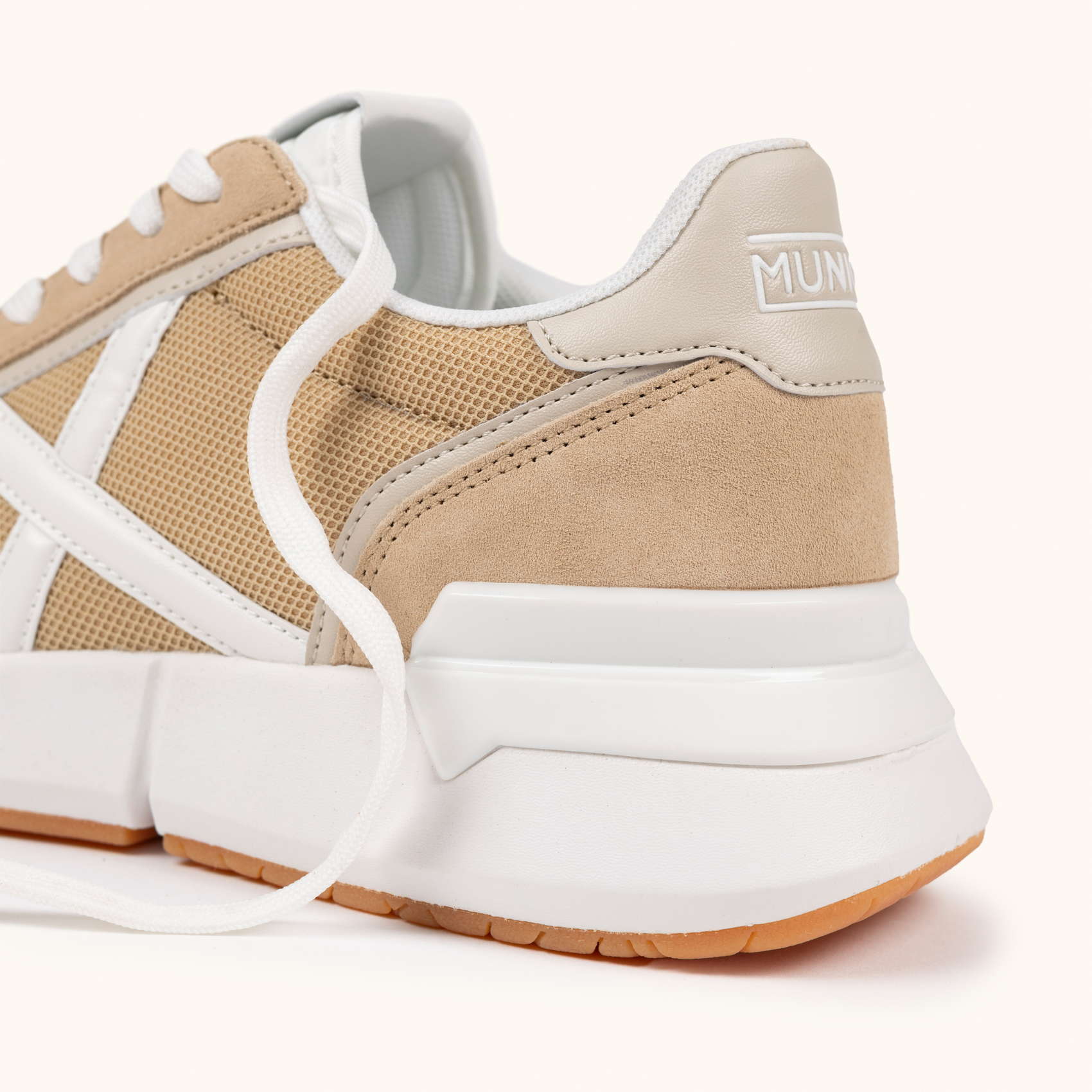 MUNICH VERSUS 119 Sneakers Deportivas Arena y Beige