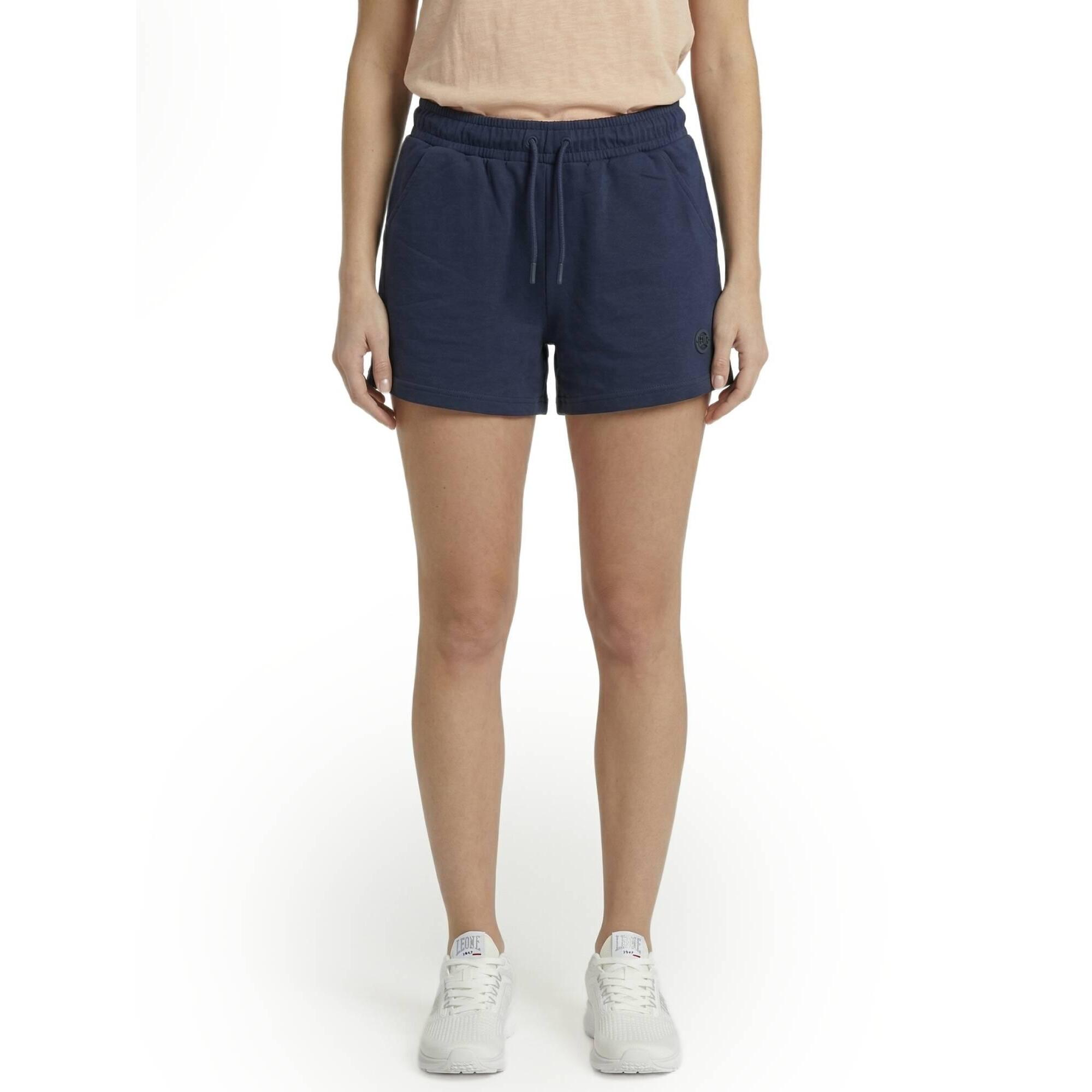 Mujer bajita nunca sin