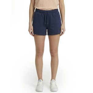 Mujer bajita nunca sin