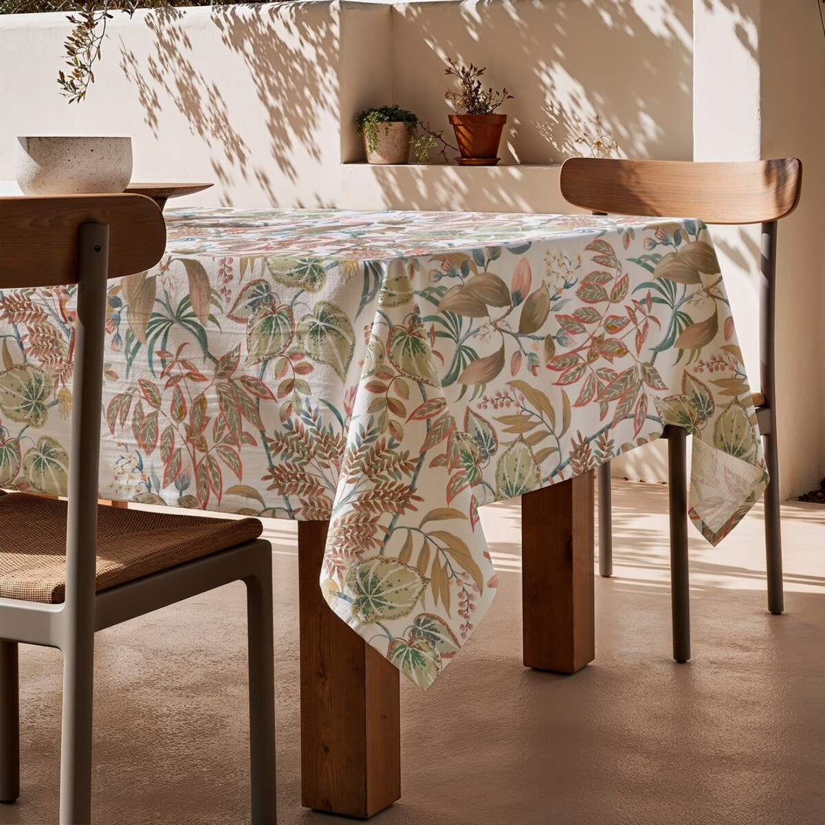 Nappe imprimée anti-tâches MAIRA MULTICOLOR