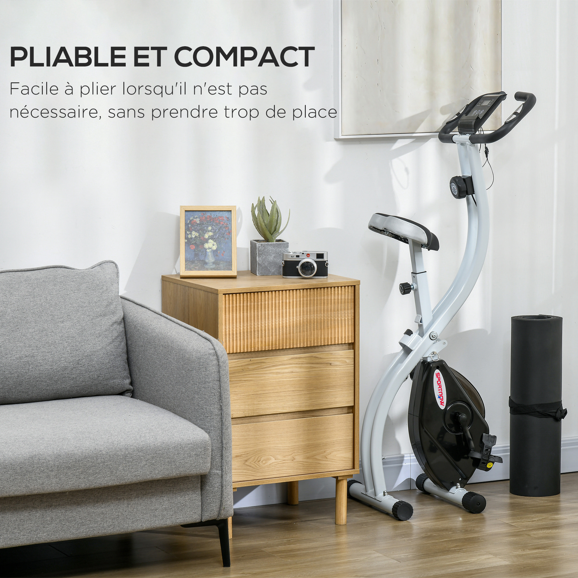 Vélo d'appartement pliant, vélo de fitness, vélo d'intérieur 8 niveaux de résistance magnétique, selle réglable, poignées, écran LCD multifonction, support tablette, acier blanc