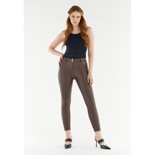 Pantaloni push up WR.UP® curvy con gamba superskinny similpelle