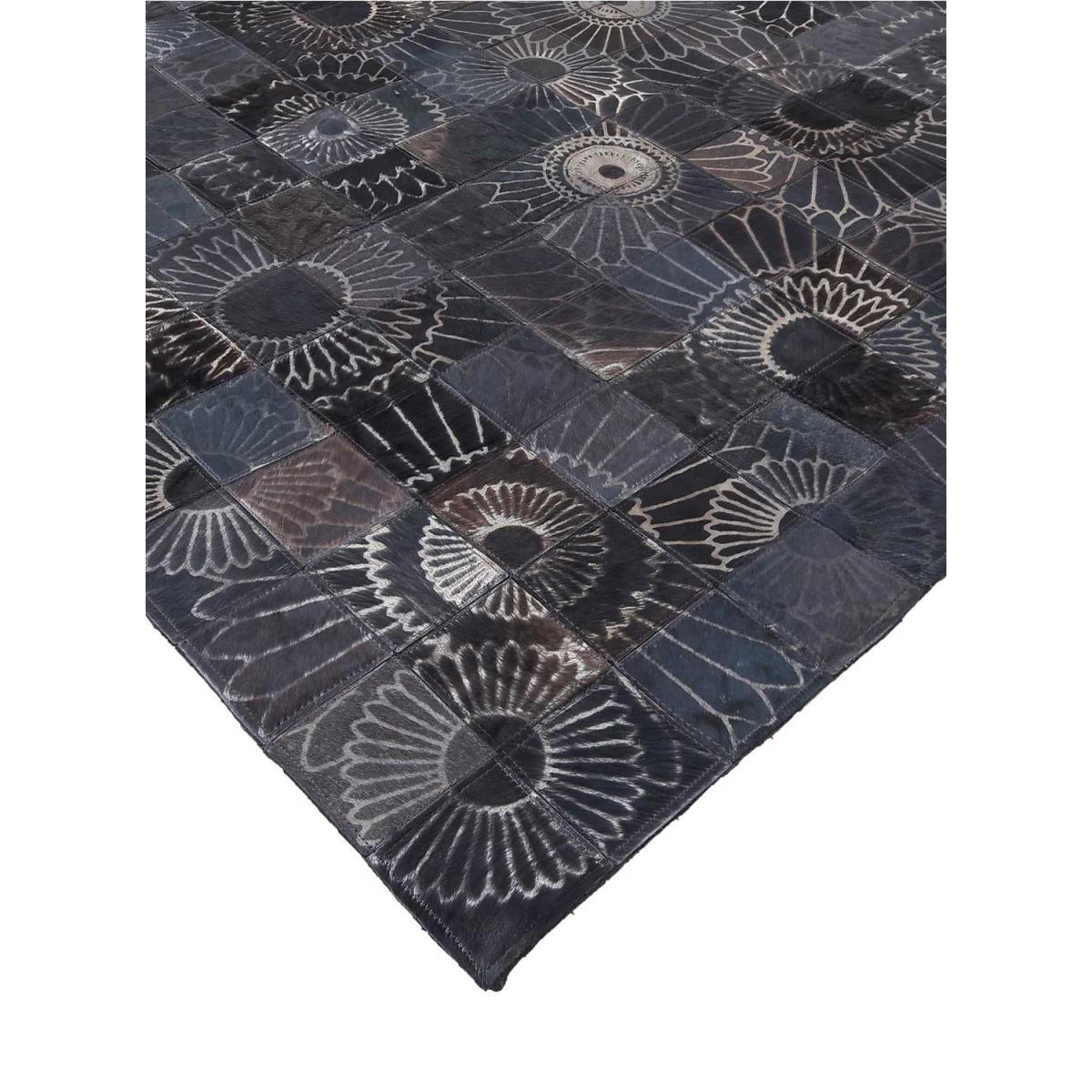 Tapis peau de vache kilim fait main MOKO