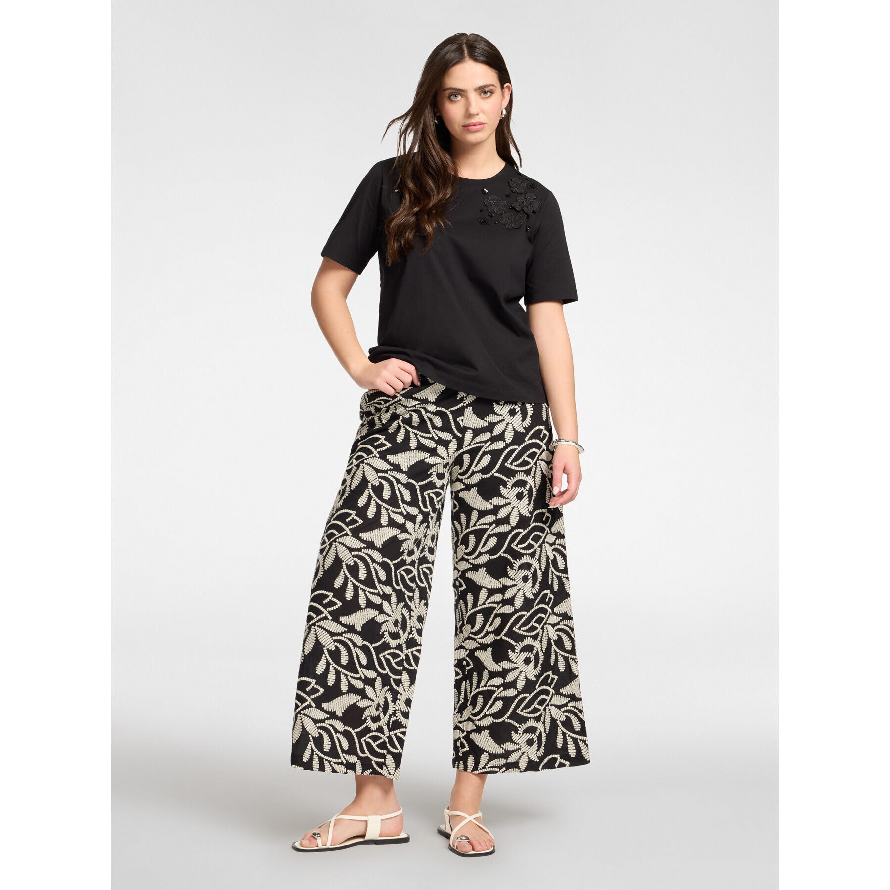 Elena Mirò - T-shirt in cotone con applicazioni floreali - Nero