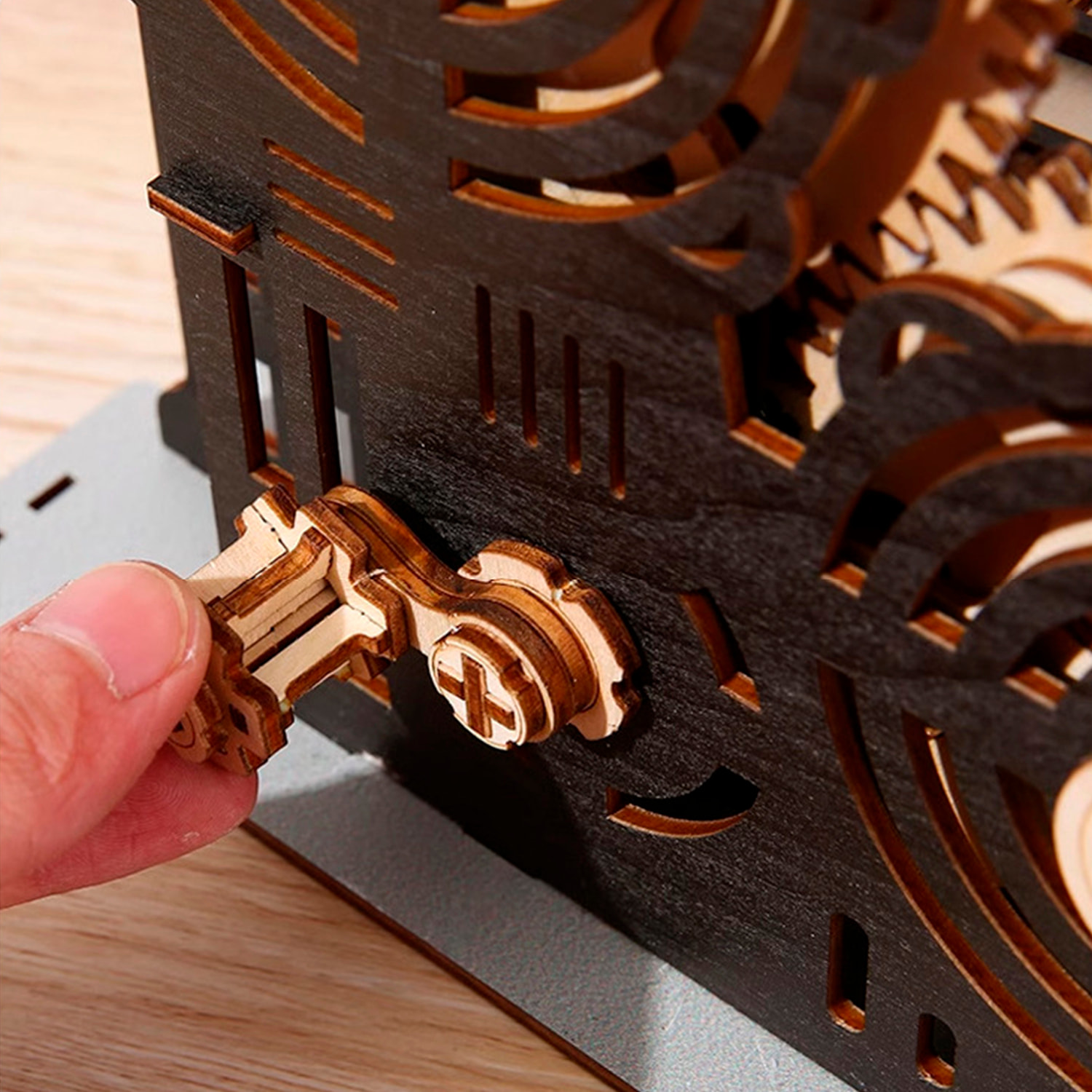 Maqueta de Madera 3D, diseño de Vía mecánica con movimiento. 133 piezas.