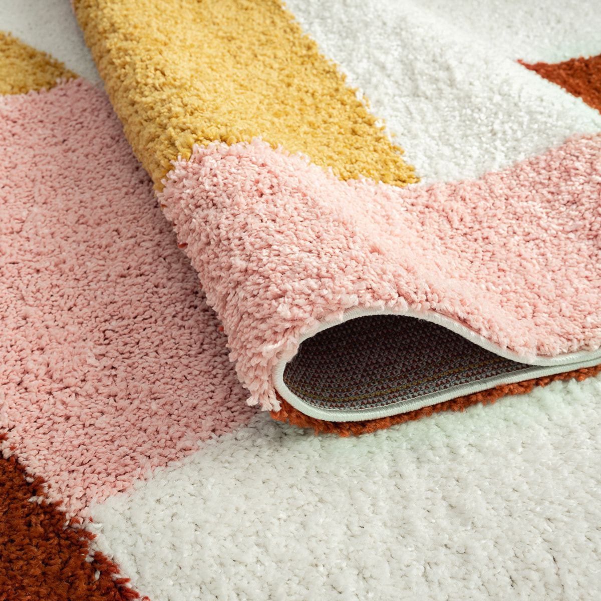 Aquarelle - tapis chambre d'enfant à motif géométrique terra