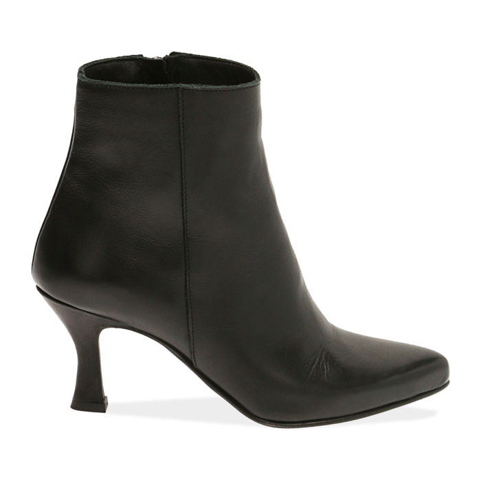 Ankle boots neri in pelle, tacco 8 cm