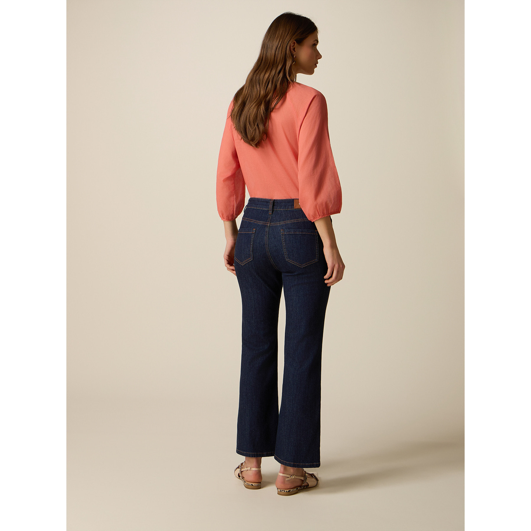 Oltre - Jeans cropped con applicazione gioiello - Blu