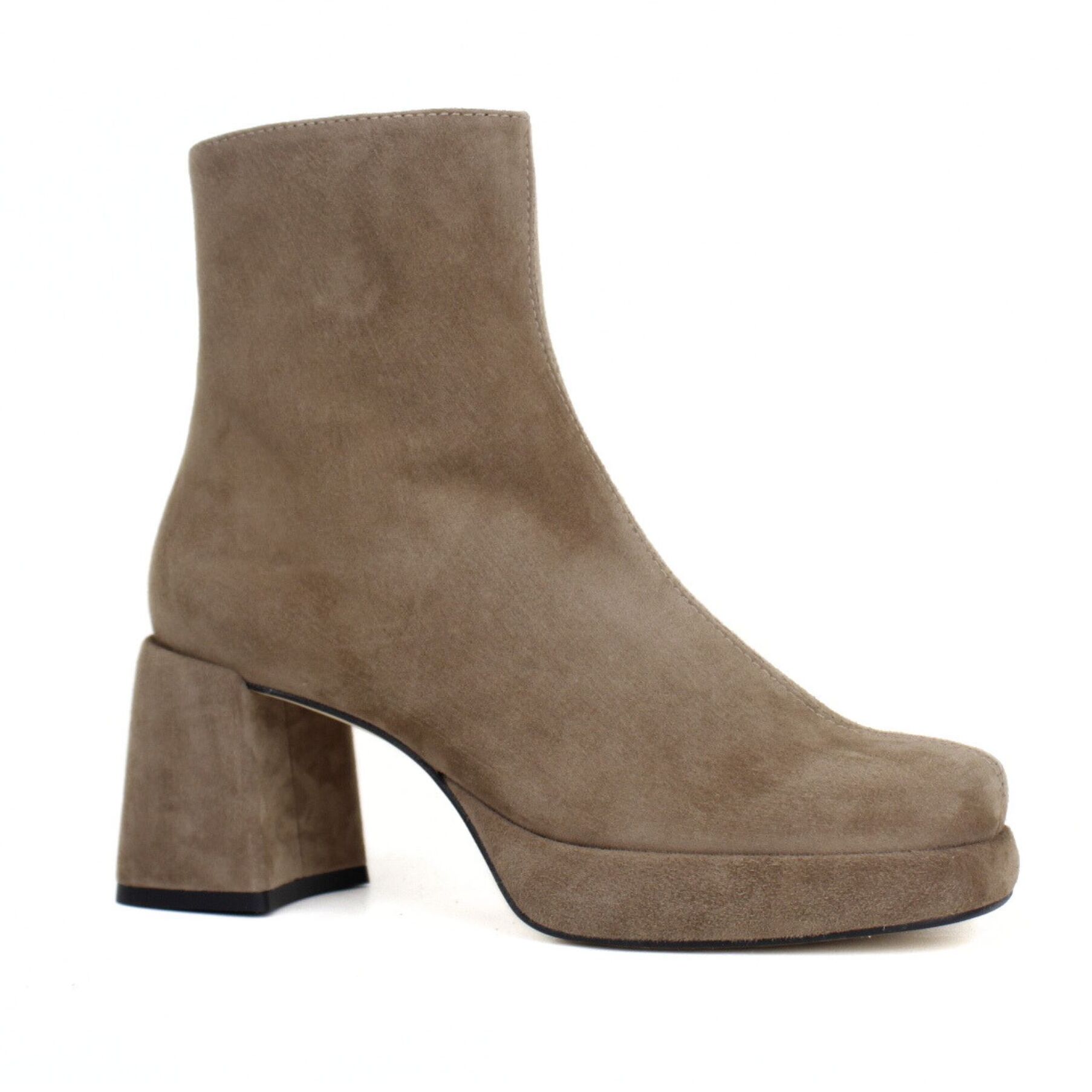 Botine marrón claro con plataforma. Tacón de 7 cm
